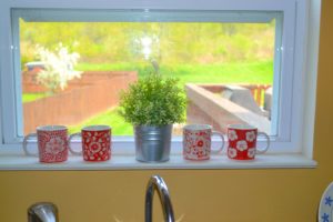 Spring kitchen window decorating